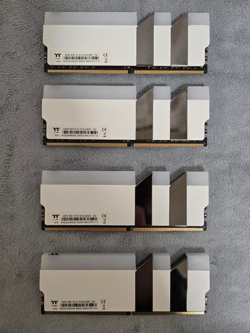 Thermaltake Toughram RGB DDR4 3600 8GB×4