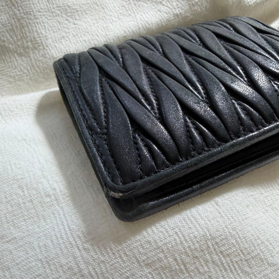 MIU MIU ブラック レザー 二つ折り財布