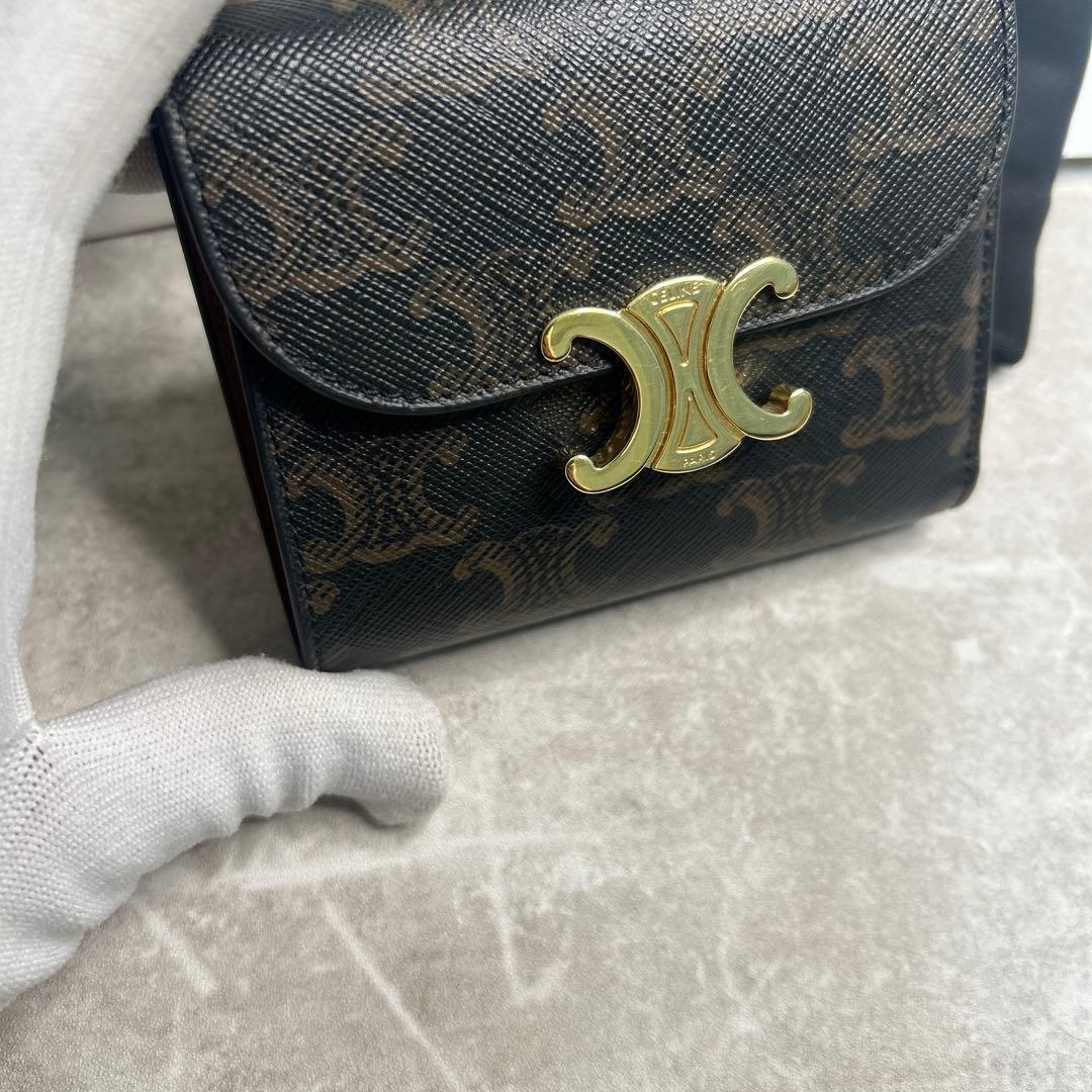 極美品✨CELINEトリオンフ 三つ折り財布 ゴールド金具 箱、保存袋付