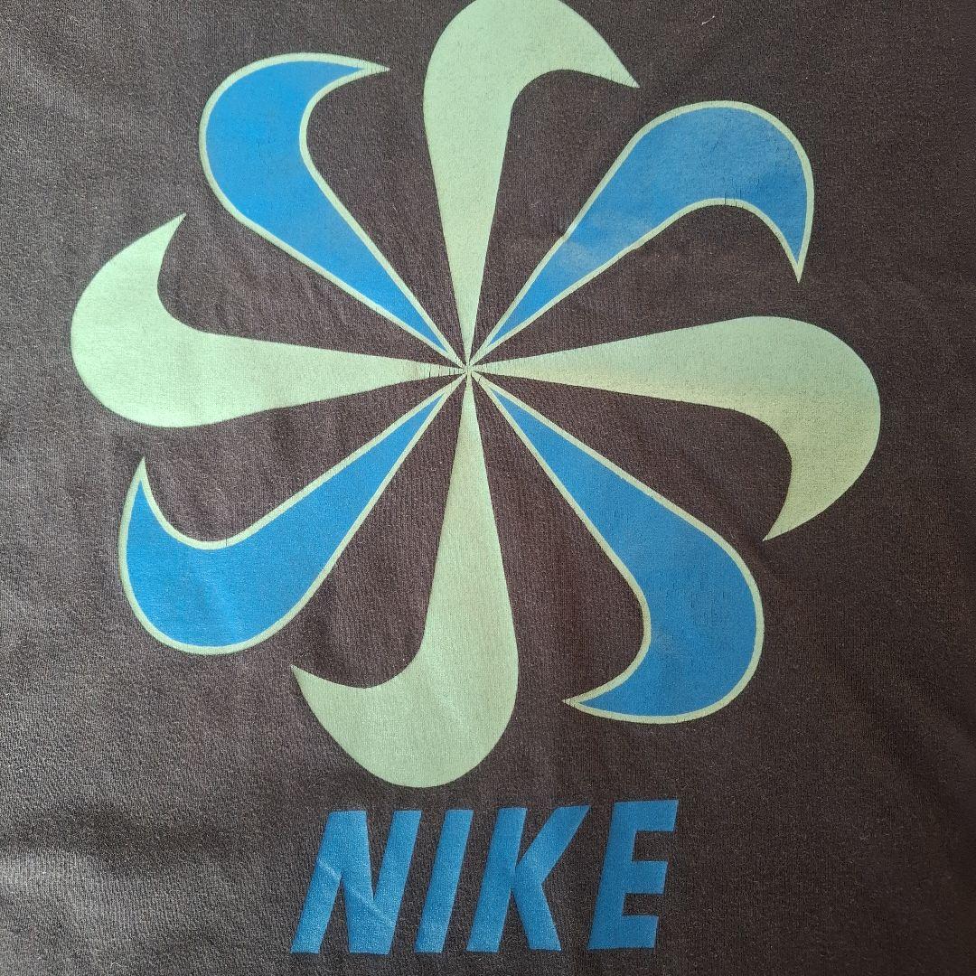 NIKE風車ロゴティシャツ