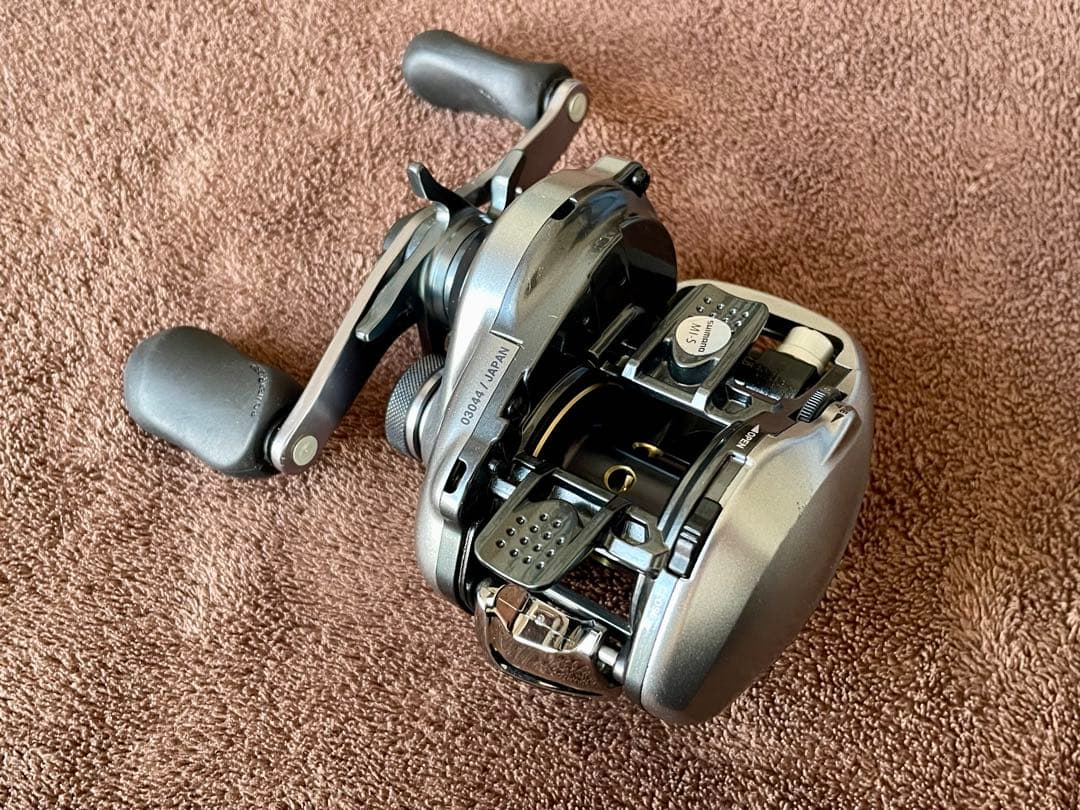 13メタニウム 右巻きシマノ SHIMANO