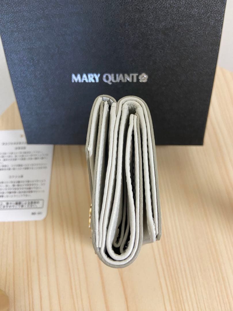 お値下げ）MARY QUANT マリークワント　三つ折り財布 ホワイト　折り財布