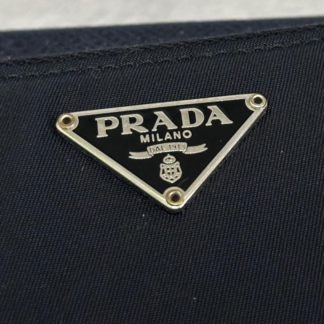 PRADA プラダ　折り財布　ナイロン　三角ロゴ　ラウンドジップ　ブラック