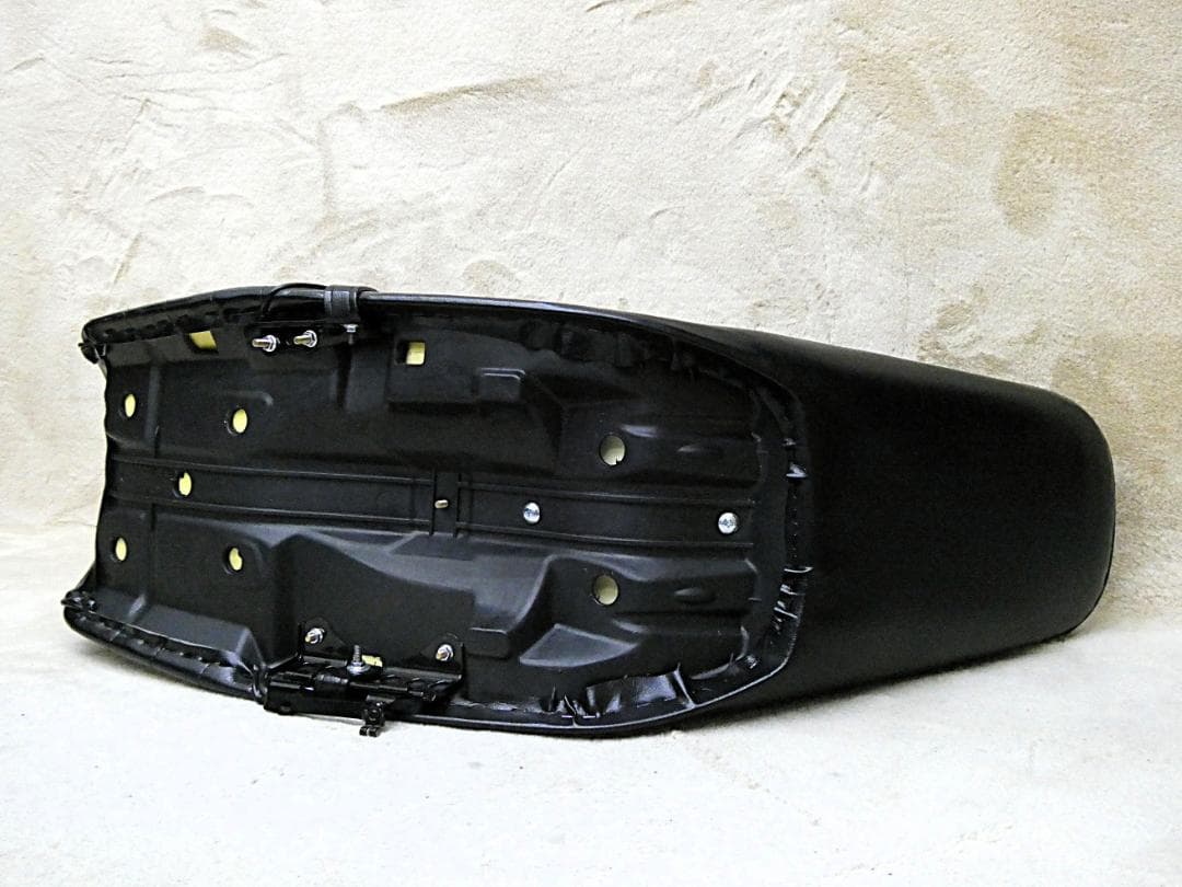CBX400F 黒皮40cm 三段シート/補強入り ブラックCBX550F