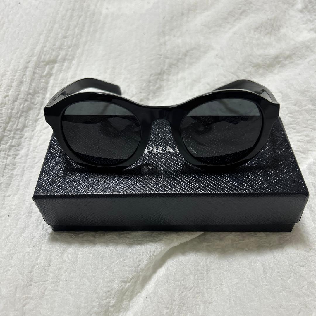 プラダ　PRADA サングラス　ブラック　付属品付き
