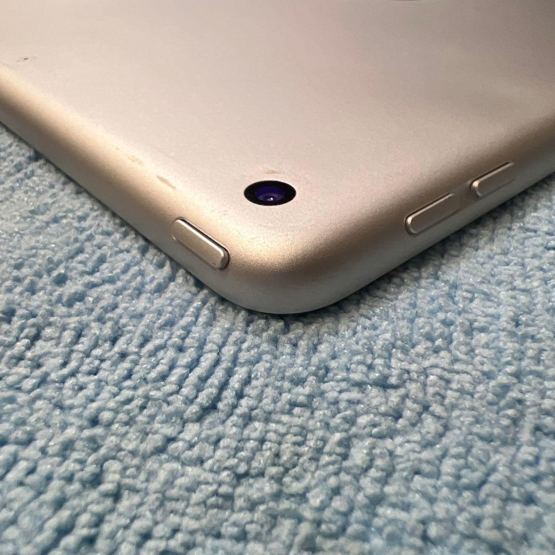 Apple iPad (第8世代) 32GB シルバー