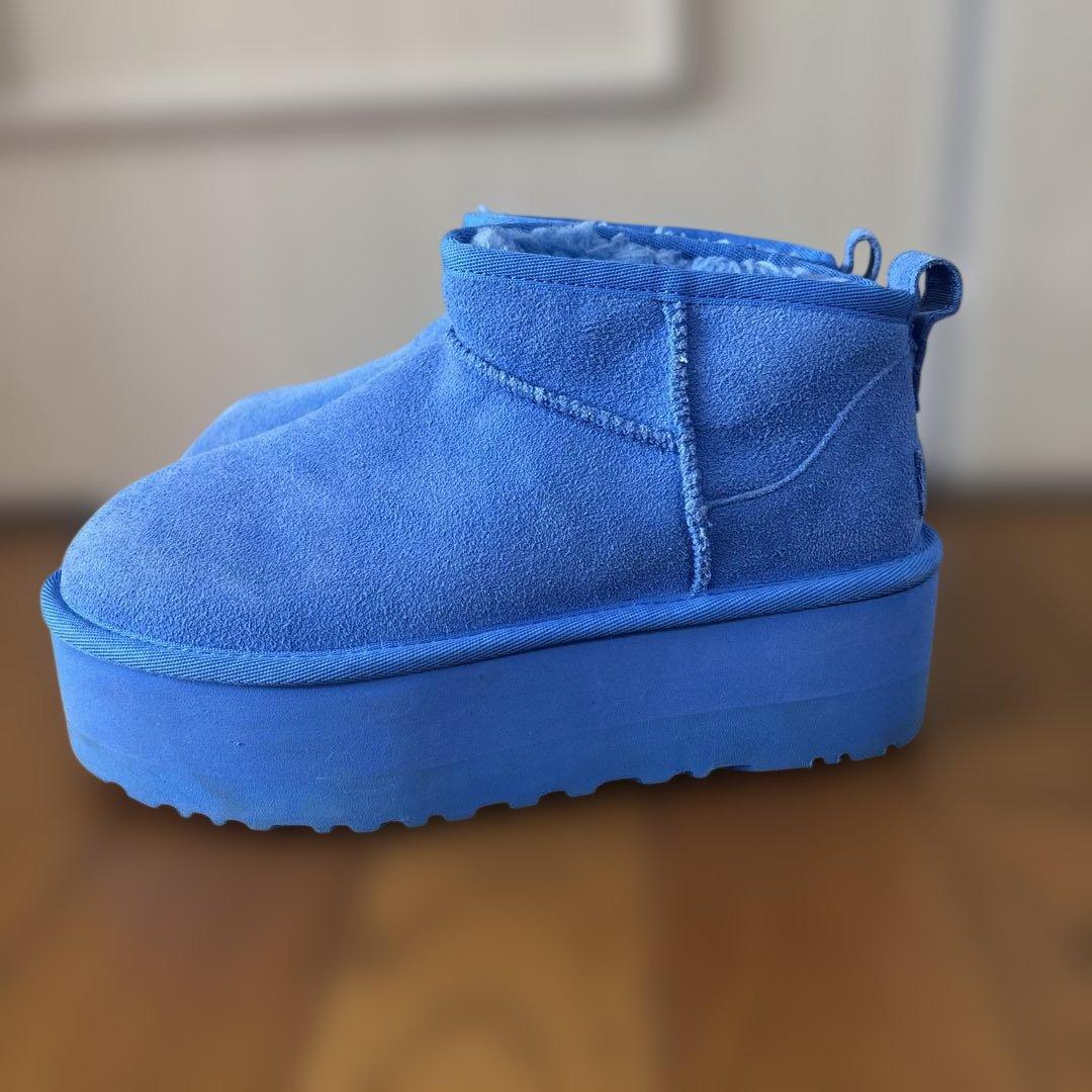 UGG Classic ウルトラミニプラット 厚底ブーツ