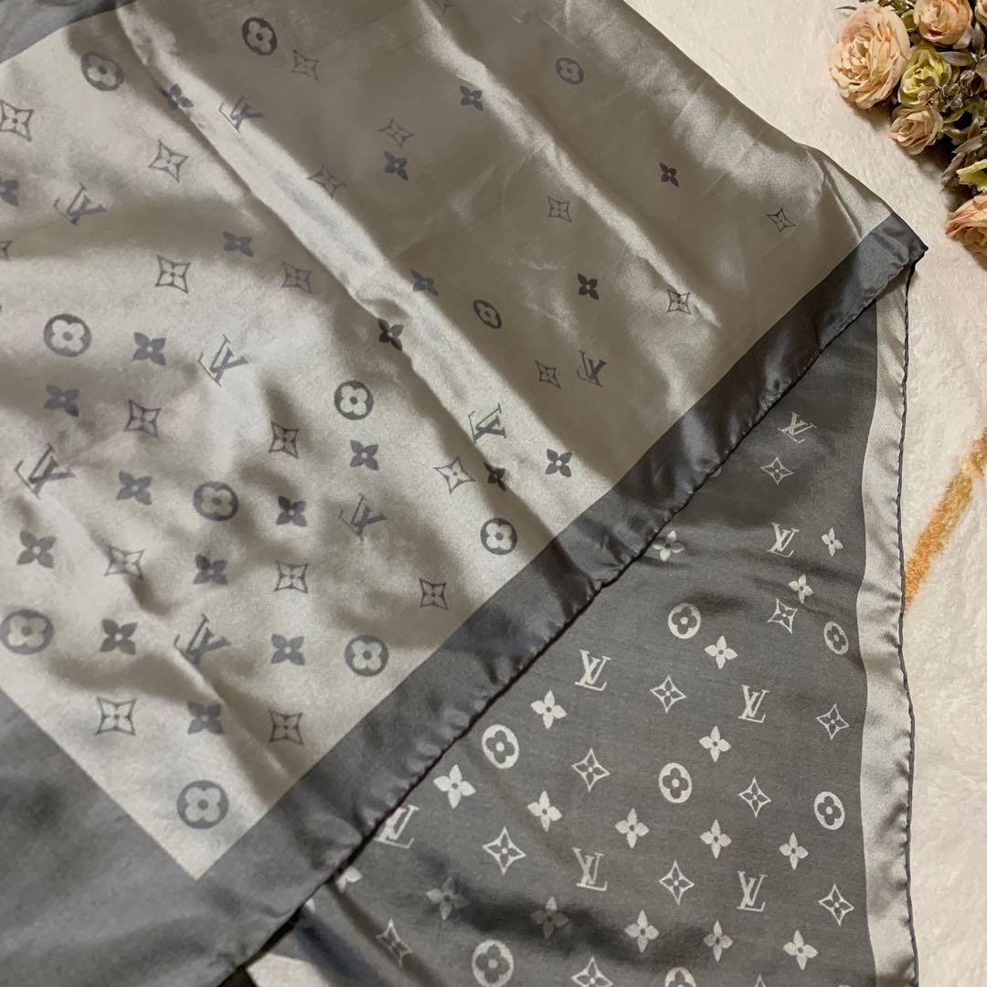 LOUIS VUITTON ルイヴィトン　グレー シルク ストール　モノグラム