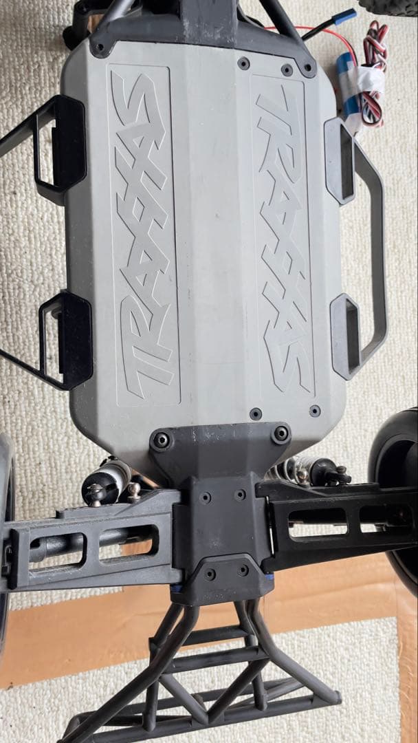 トラクサス スラッシュ 100キロ＋ 特別仕様 4×4VXL 3セルリポ付属
