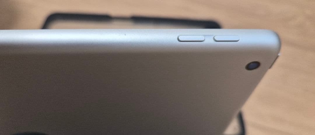 Apple iPad　第7世代　バッテリー性能97%　アップルペン付き