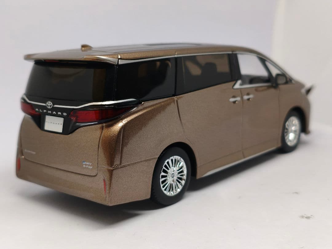 トヨタ アルファード カラーサンプル ミニカー 1/30 色見本 ブロンズ 茶色