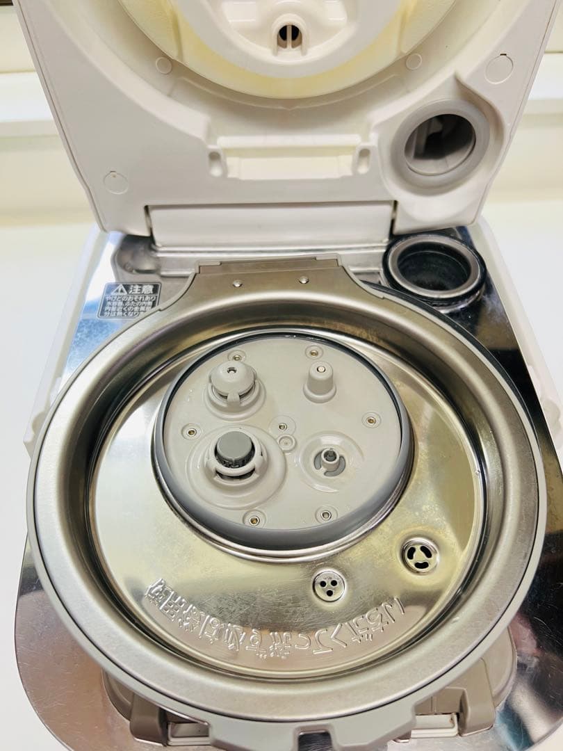 Panasonic 炊飯器 SR-VSX109 うまく動作しています。2019年