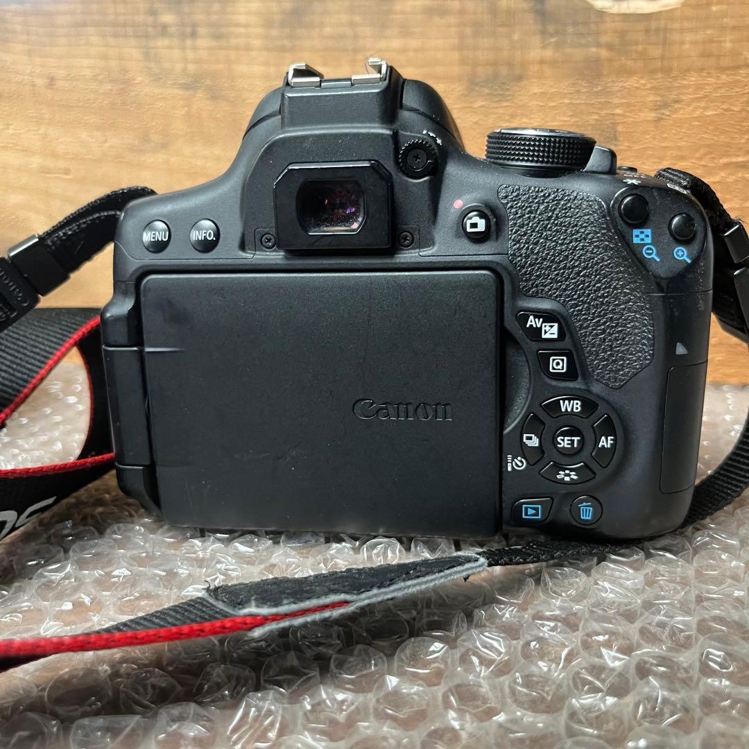 Canon EOS Kiss X8i 本体 + レンズ2本セット