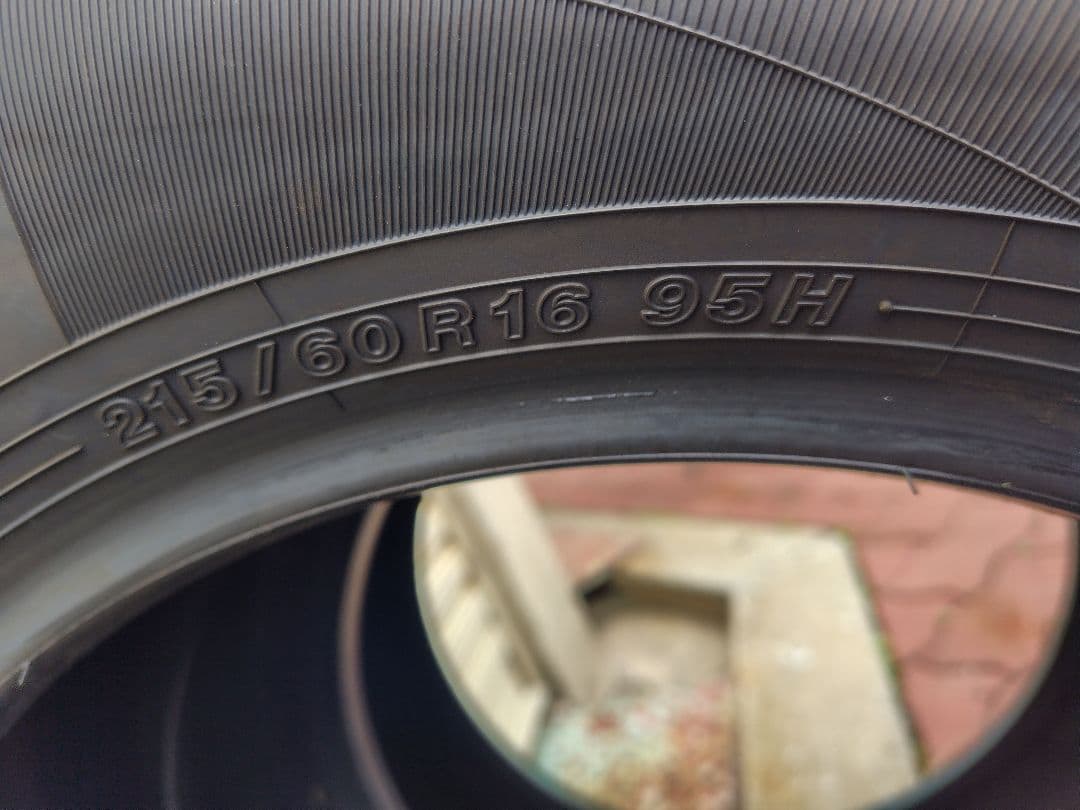 ヨコハマブルーアースES32 215/60R16 2024年製