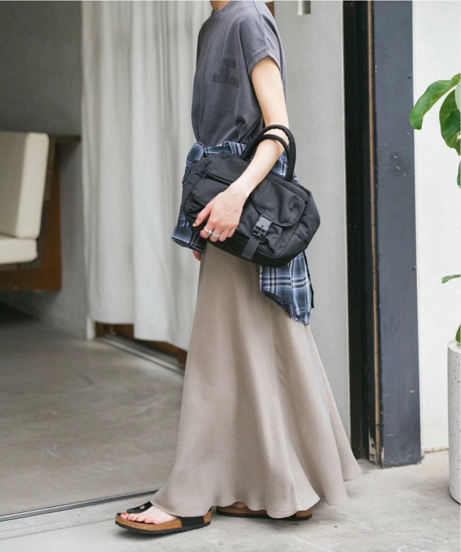 美品 Spick&Span ウォッシャブルキュプラフレアスカート　ベージュ