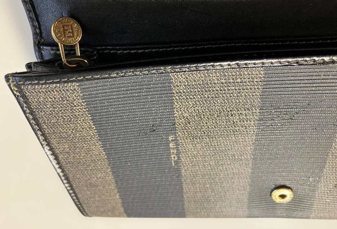 ★FENDIフェンディ＊美品！定番ペカン柄 二つ折り長財布