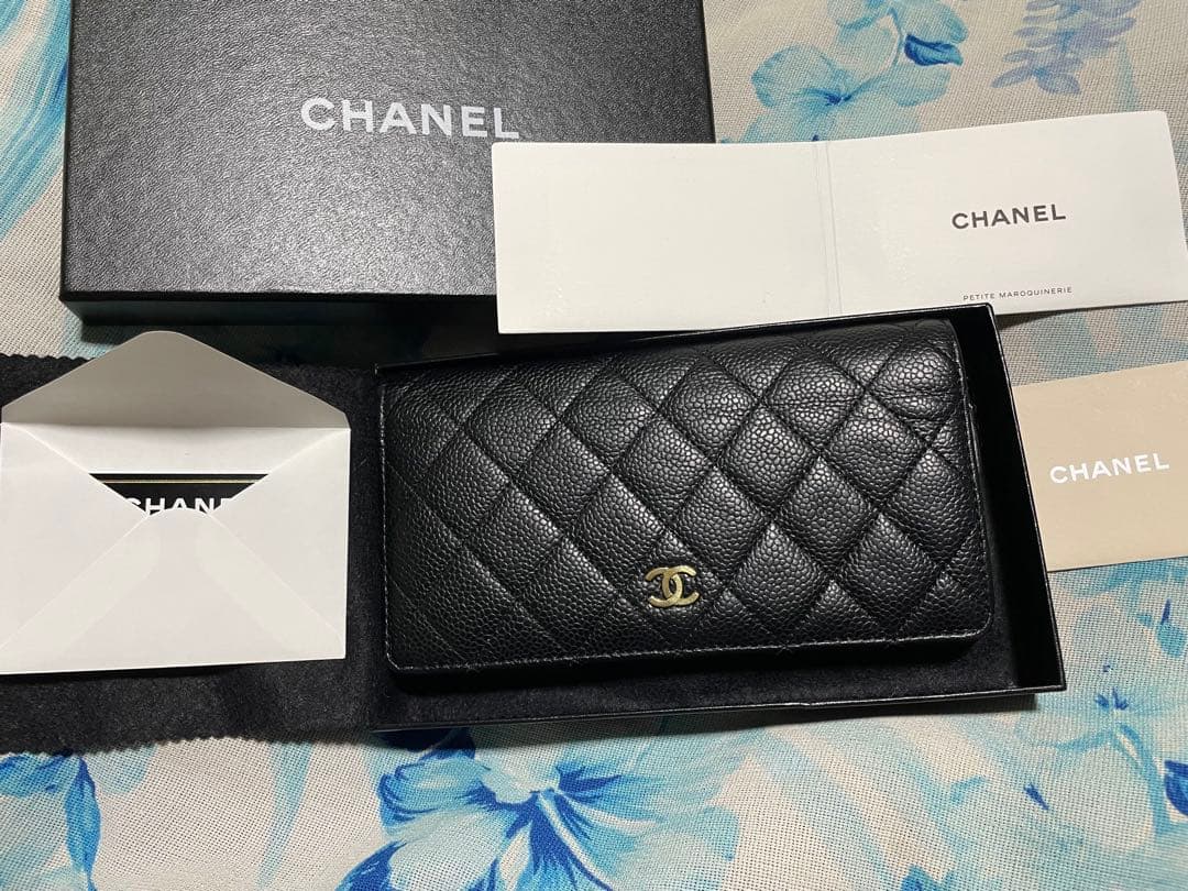 CHANEL ブラック 二つ折り財布 マトラッセキャビアスキン 2014