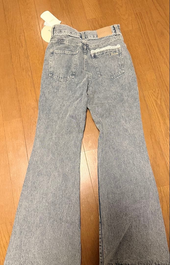Chico レースデザインフレアデニム　新品