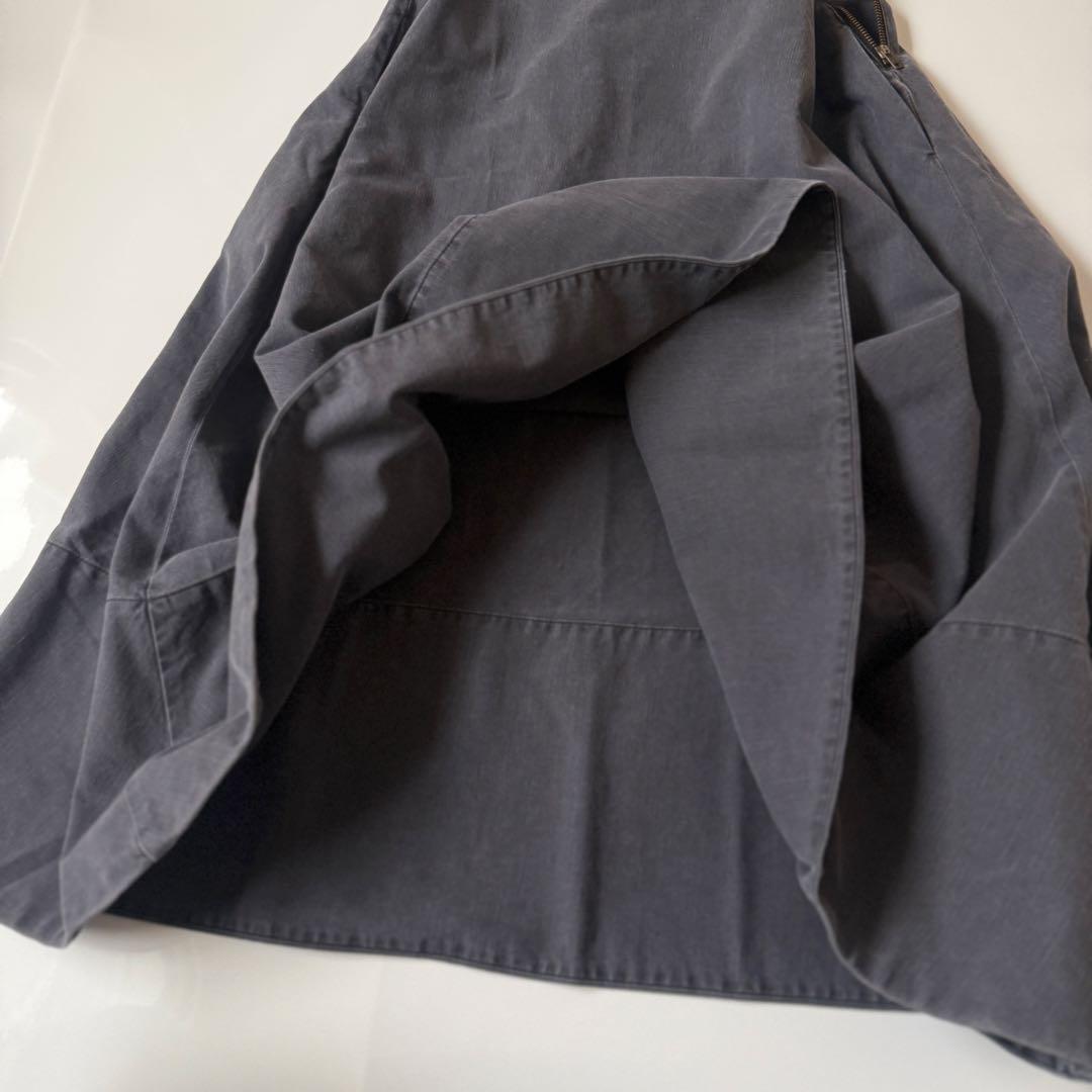 MADISONBLUE ミモレバックサテンスカート　ダークグレー　00