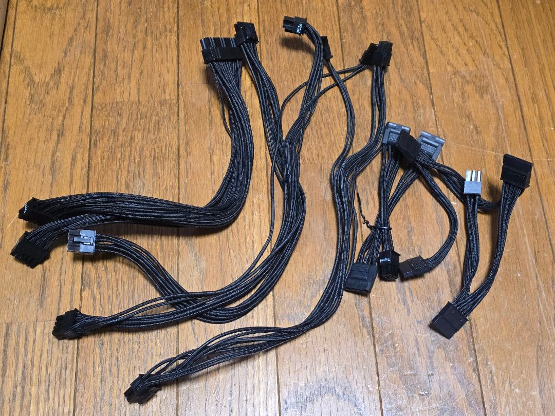 Corsair SF600 Platinum 付属品あり