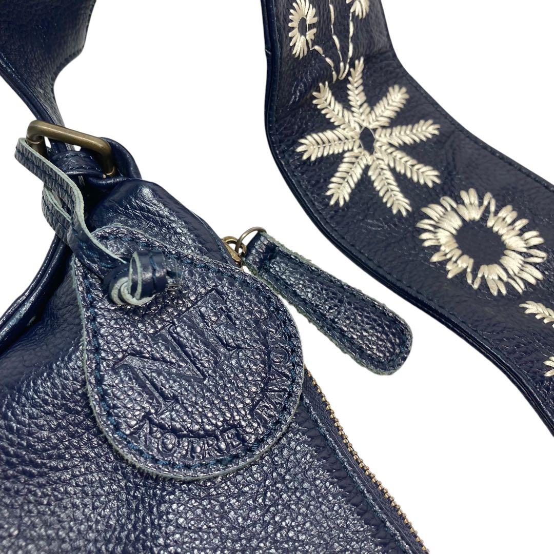 ノートルファボリ　ヴィオレット　本革　三日月　ボディバッグ　刺繍　ネイビー　現行