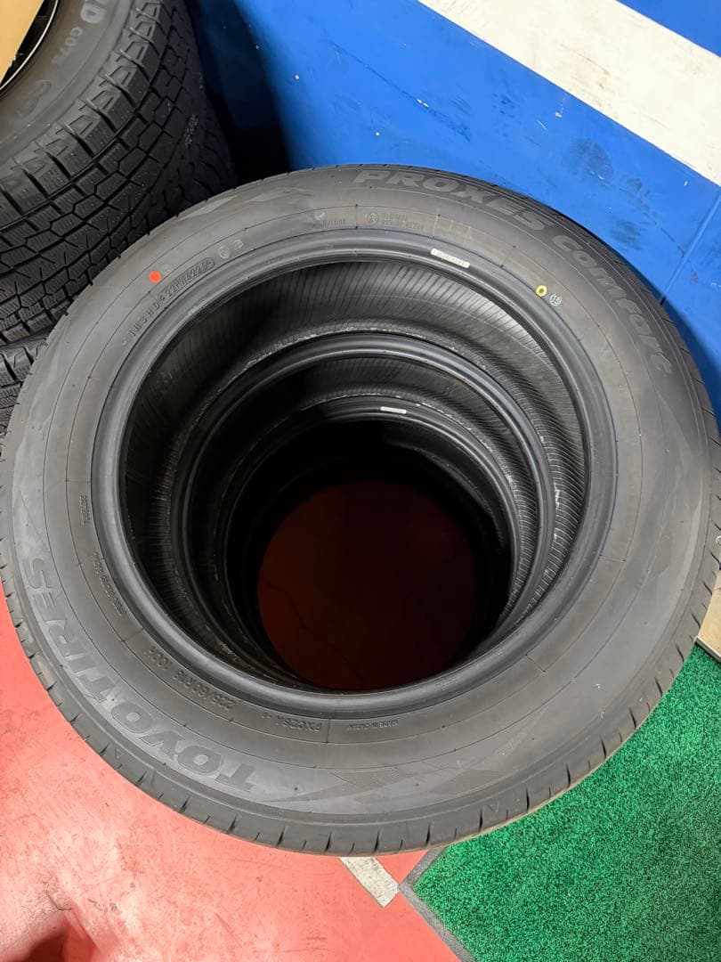 木根225/60R18 40アルファード 新車外し