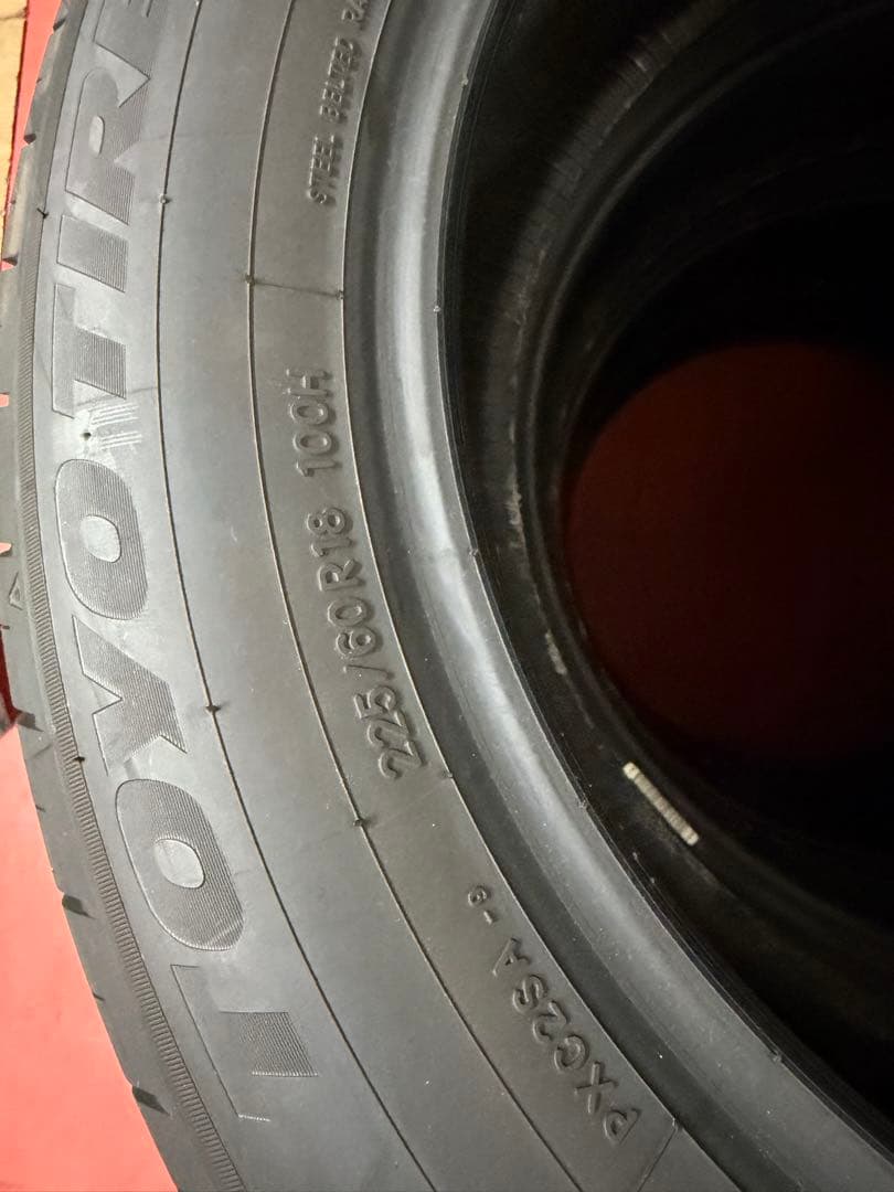 木根225/60R18 40アルファード 新車外し
