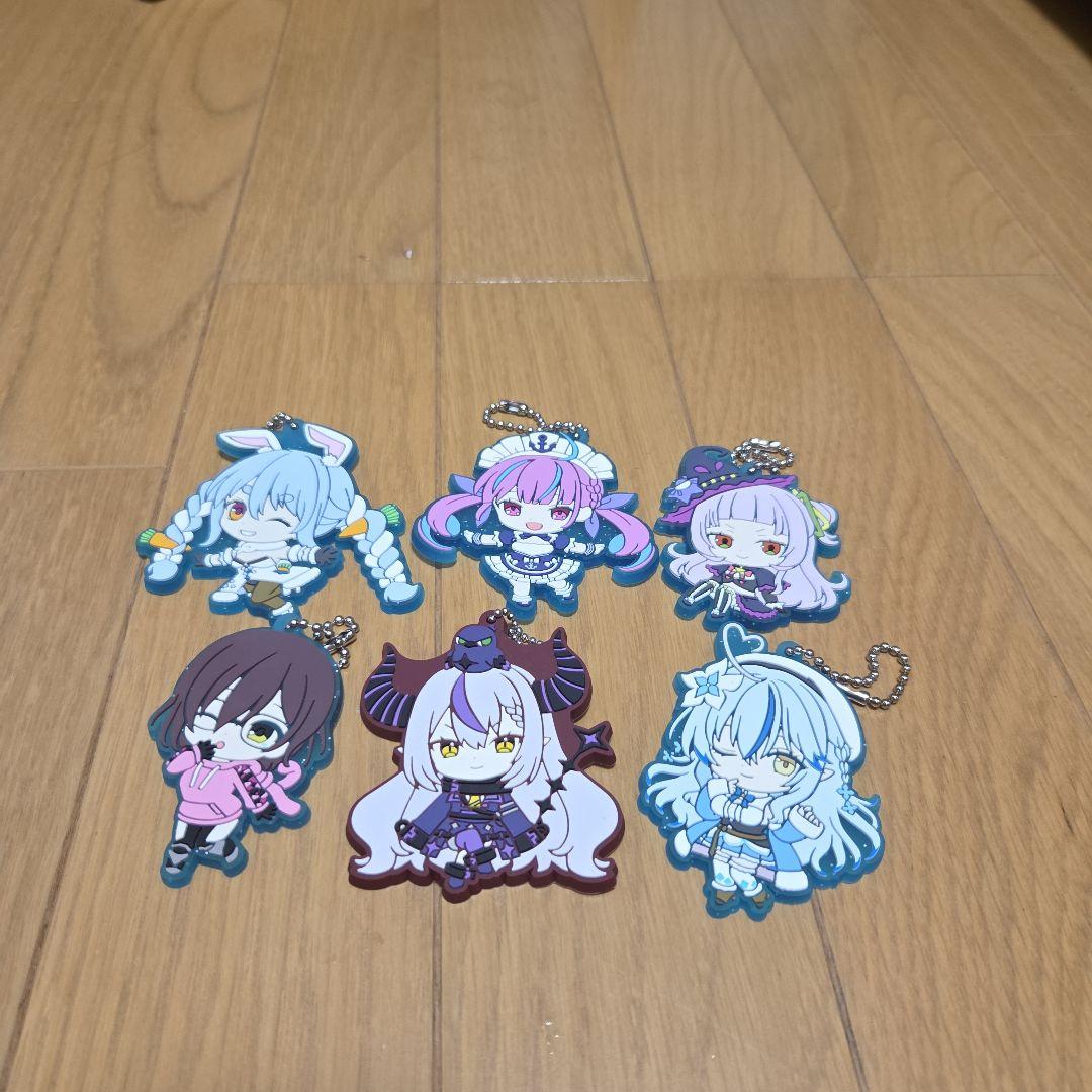 ホロライブ一番くじビジュアルボード四枚セット&ガチャポンなどのラバーキーホルダー
