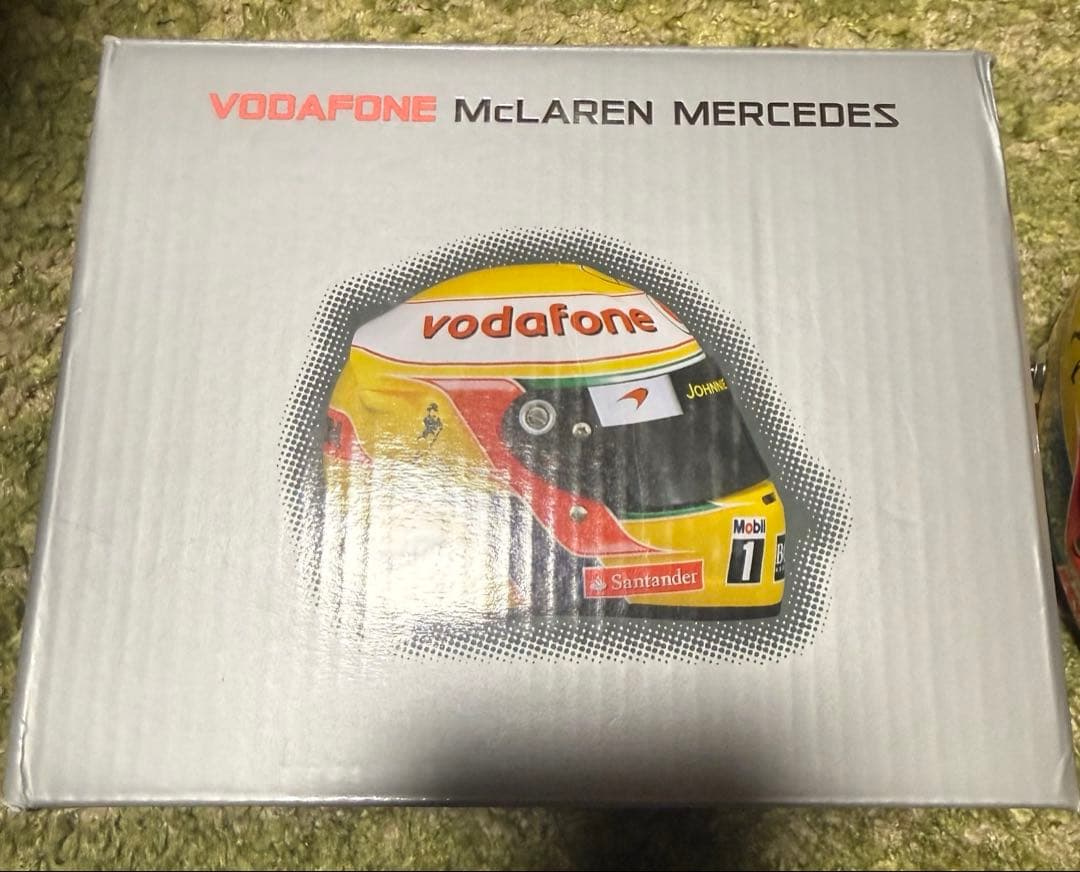ルイス ハミルトン 1/2ヘルメット Vodafone Mclaren サイン入