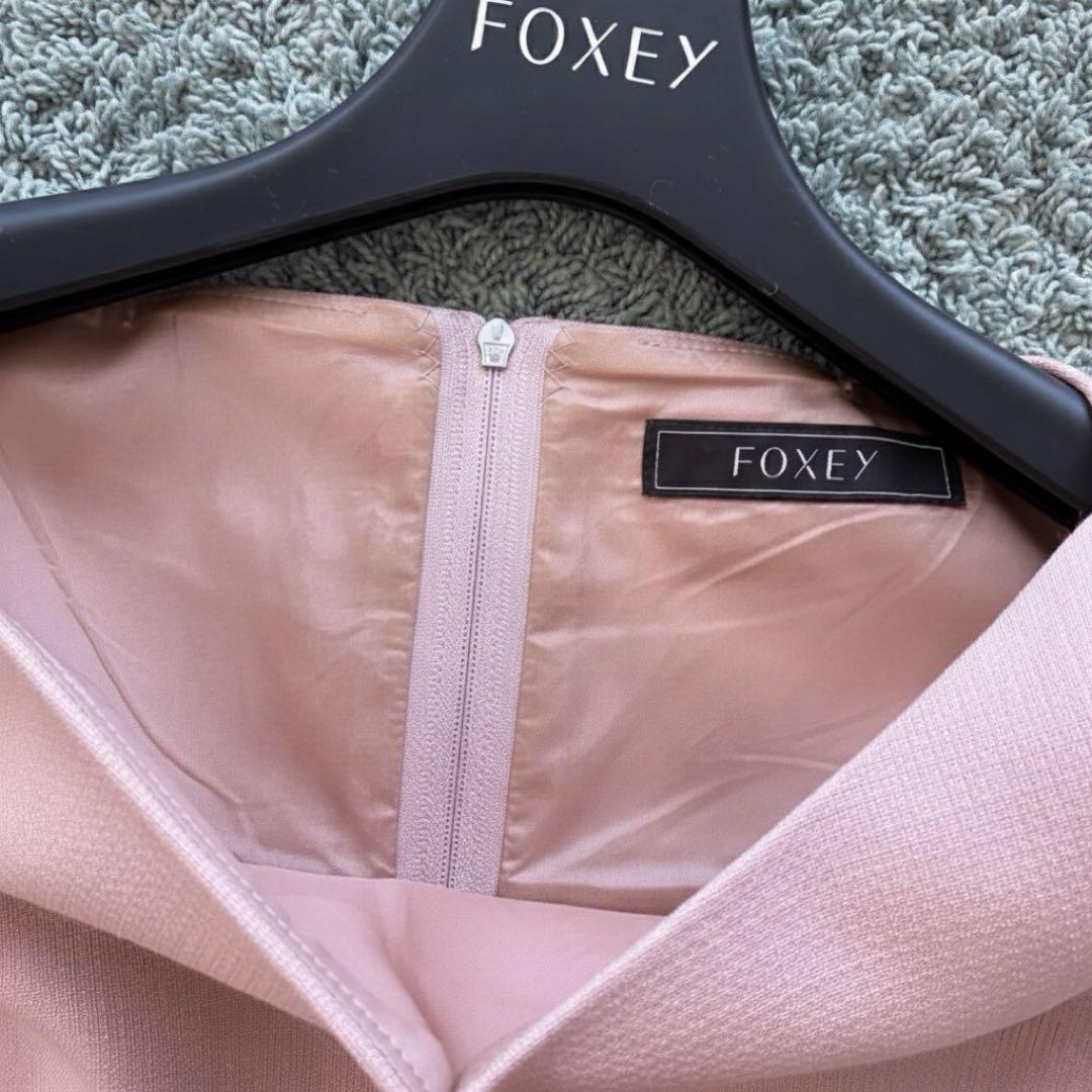べ*ん様 フォクシー　FOXEY ノースリーブ　膝丈ワンピース　ピンク