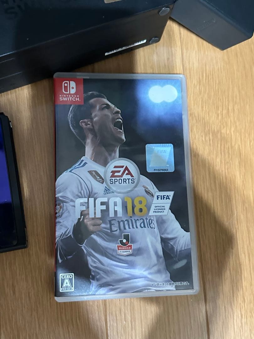 Nintendo Switch 本体 128GB FIFA 18付き　プロコン