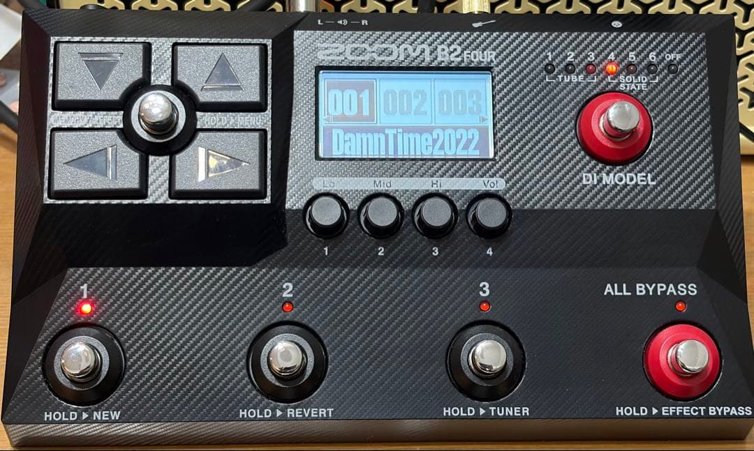 【送料無料】ZOOM B2 FOUR マルチエフェクター　ベース用