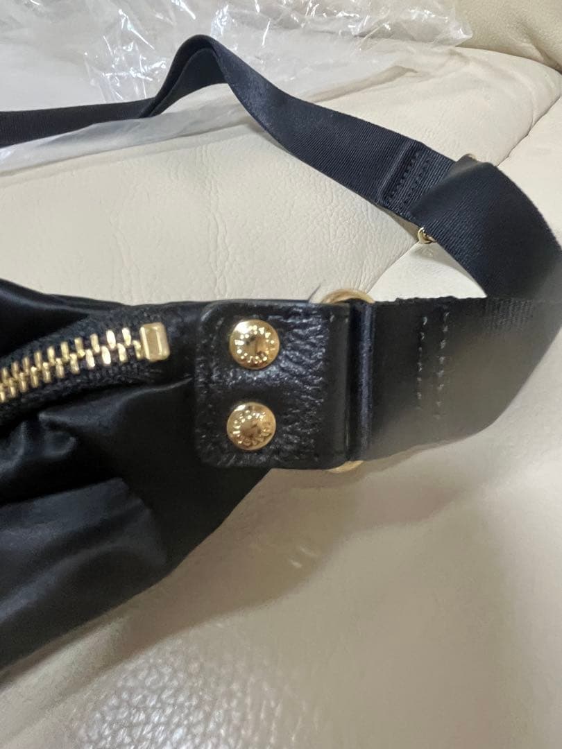 新品　ラシット ボディバック