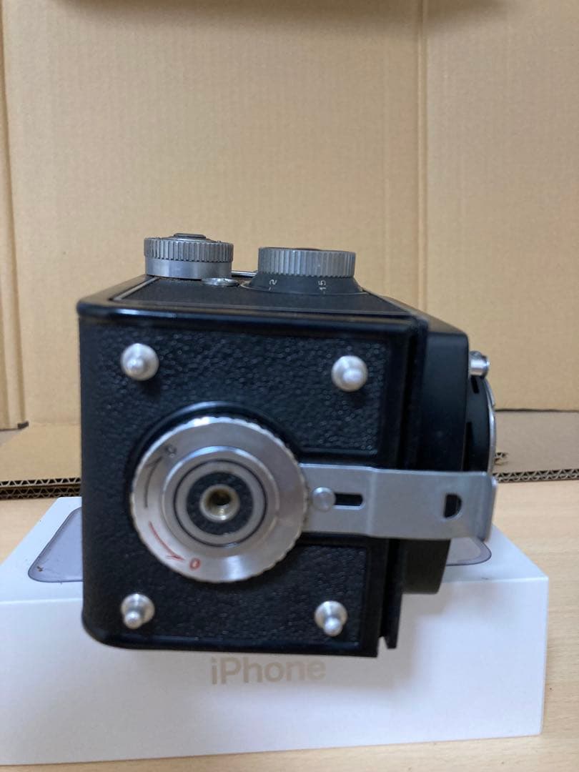 ジャンク品　カメラ3台と三脚(MINOLTAとYASHICAFLEXと？)