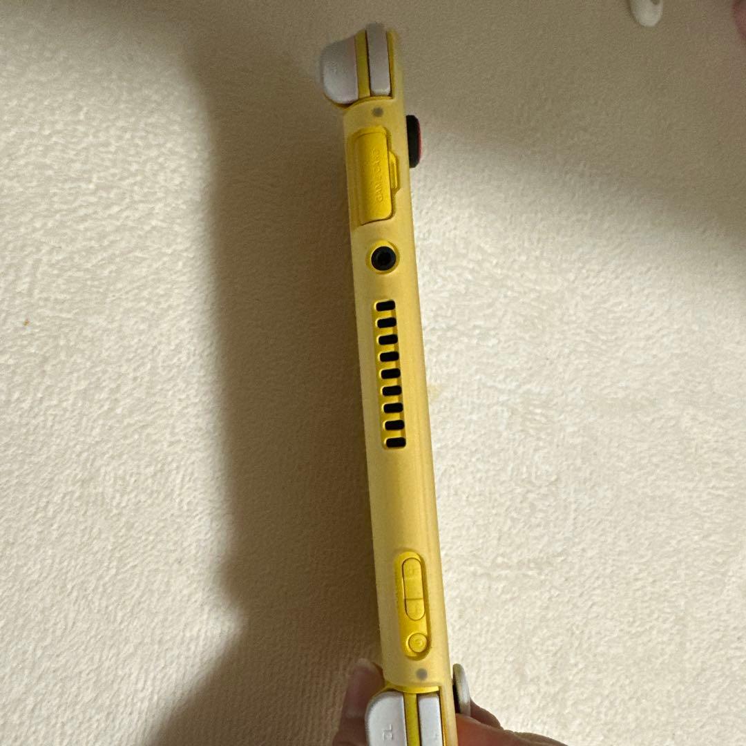 Nintendo Switch Lite イエロー　箱無し　カバー付き