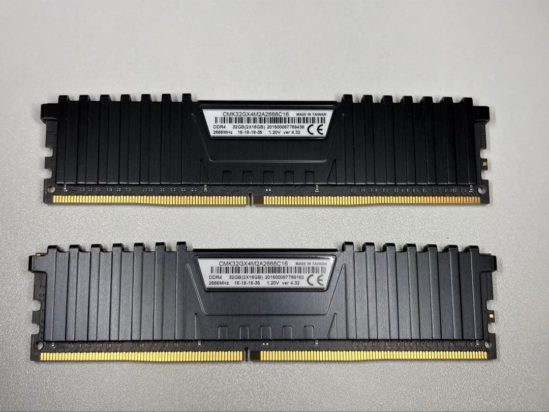 動作確認済　Corsair DDR4 32GB 2666MHz 16GB×2