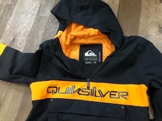 クイックシルバー QUIKSILVER　キッズ用スノボーウエア(12M/美品）