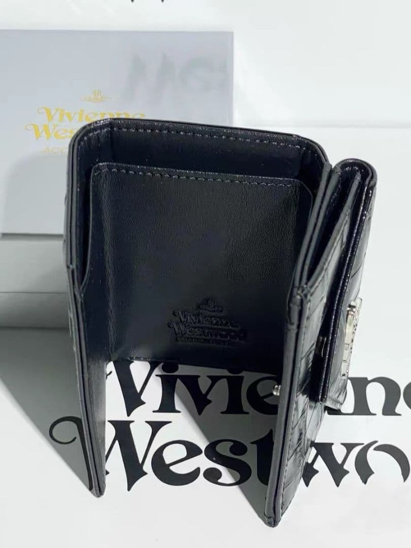 Vivienne Westwood ブラック三つ折り財布 ＃21166