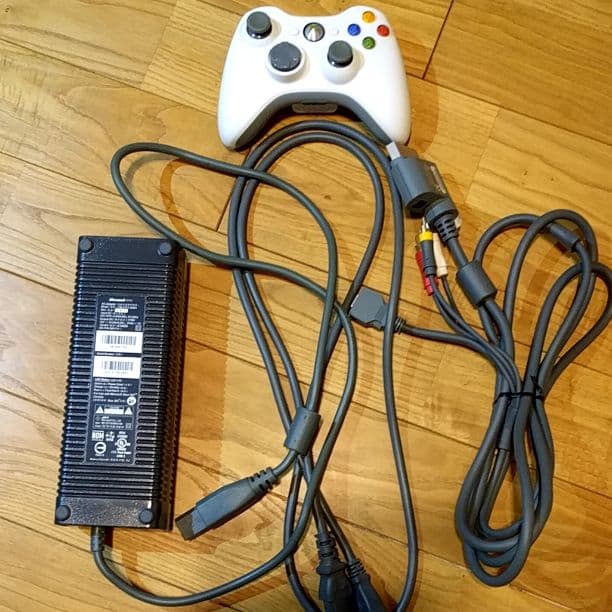 XBOX360 箱無し コード、ソフト付き
