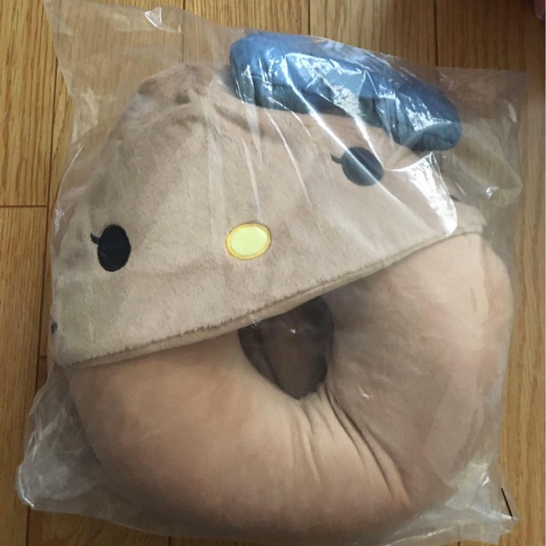 【新品未使用】日焼けキティ ネックピロー ハローキティー 旅行用品