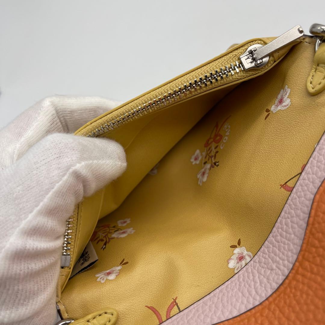 ☆新品未使用☆coach☆コーチ☆二つ折り財布☆