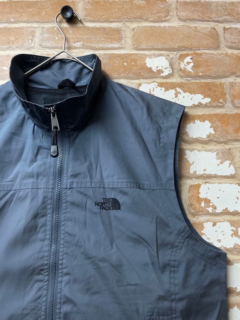 00s THE NORTH FACE ノースフェイス　ナイロンベスト　刺繍　古着