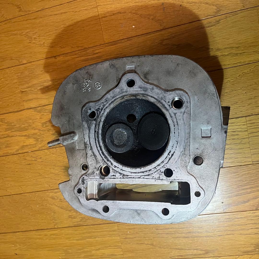 sr400 シリンダーヘッド　ベッドカバー