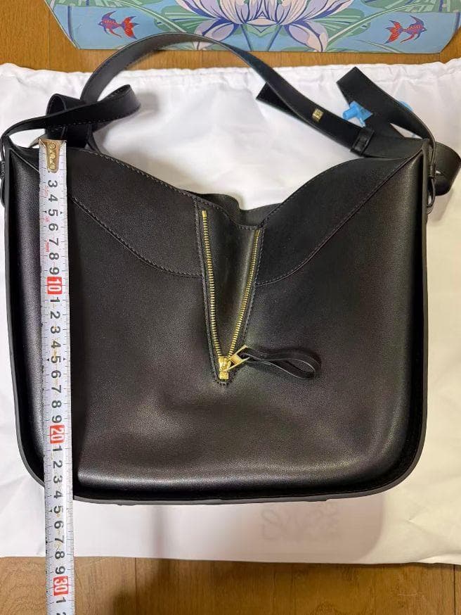 LOEWE 黒 ショルダーバッグ