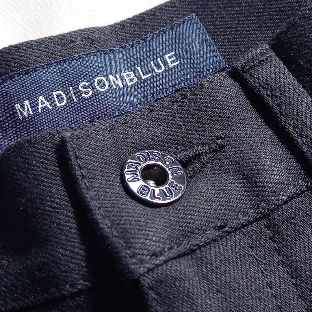 へムカットフレアデニムパンツ　黒　02M　マディソンブルー　新品タグ付　ジーンズ