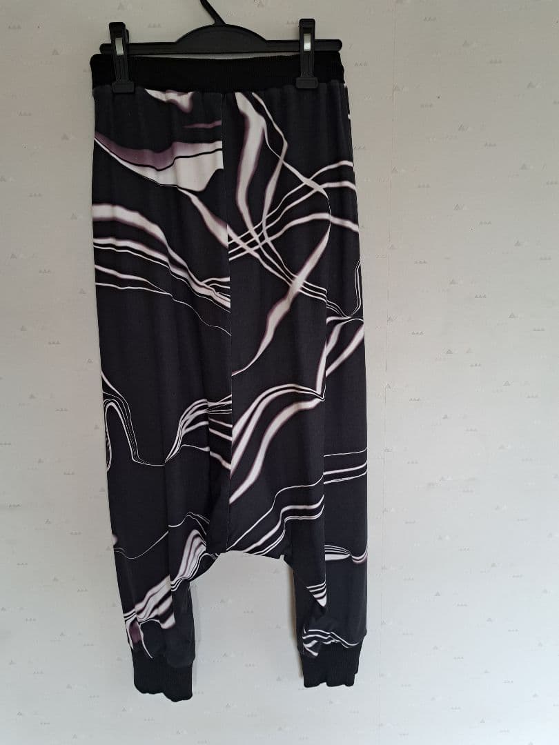 Y-3 サルエルパンツ 抽象ストライプ