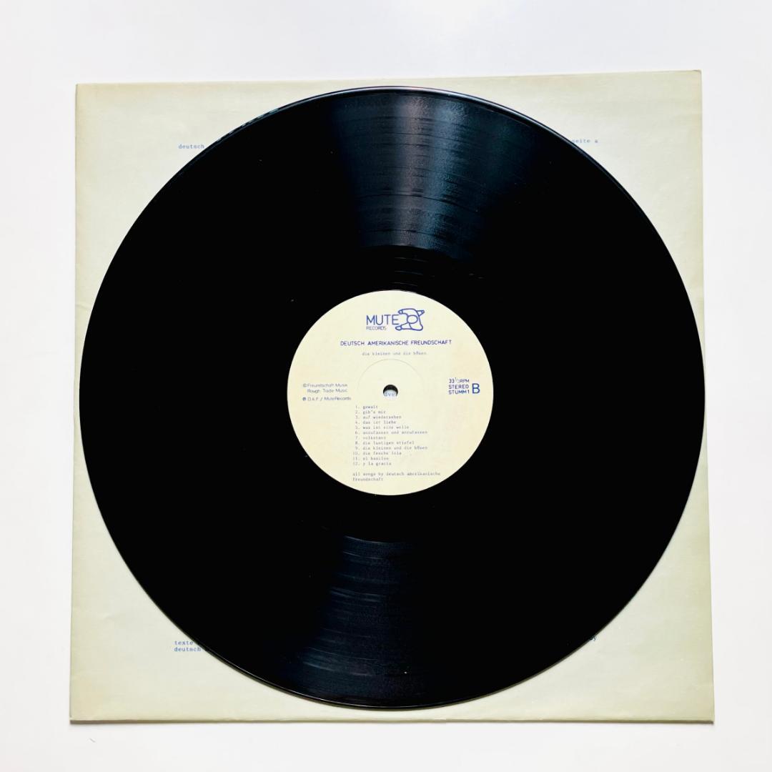 Deutsch Amerikanische Freundschaft レコード