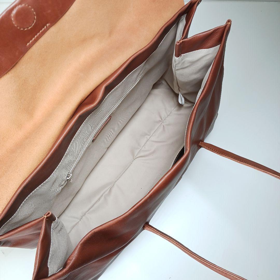 ✨美品✨現行品✨Hoaw.　ハァウ　ヴィンテージ加工フラップボストン　大容量