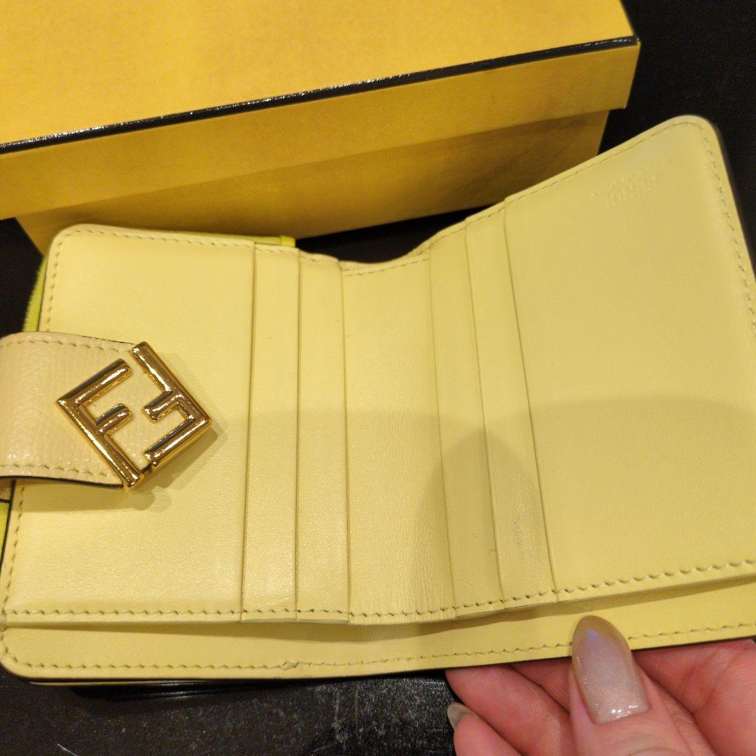 美品箱つきFENDI 二つ折り財布