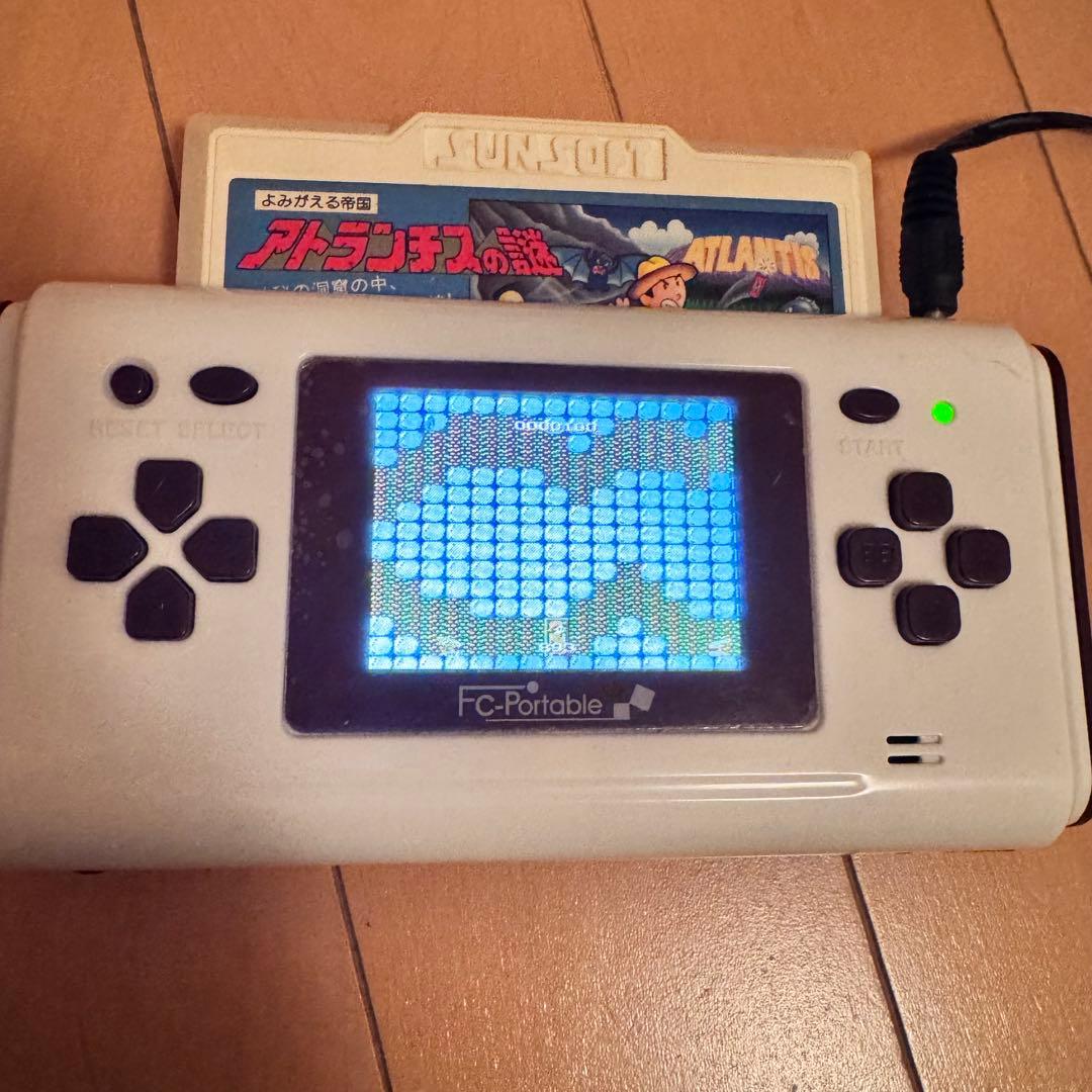 【SALE】FC-Portable ポータブルゲーム機 ファミコン